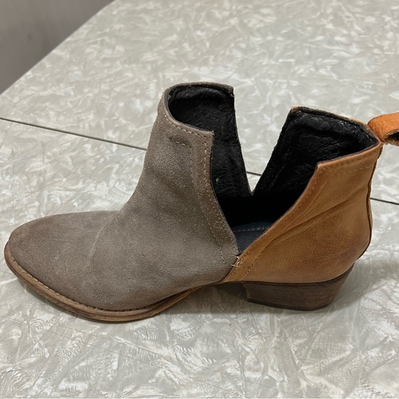 Grey Booties - Picture 5 of 9